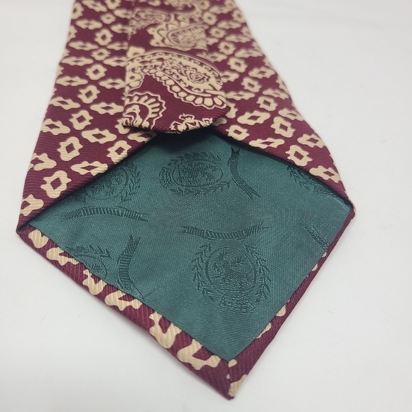 Tommy Hilfiger | Men's Vintage Maroon and Cream Paisley Printed Silk Tie - Picture 7 of 10